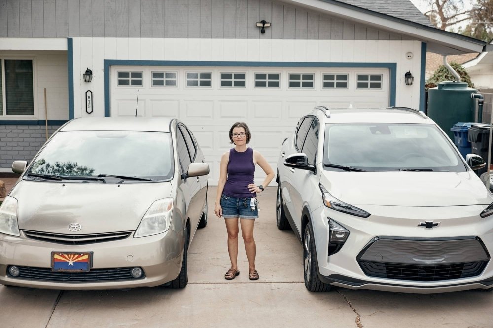 Toyota, pionero híbrido, lucha por dominar los vehículos eléctricos